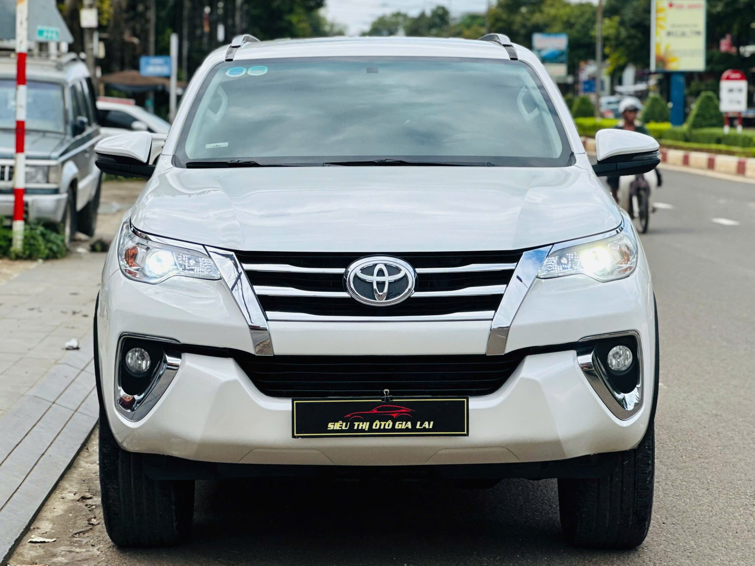 Toyota Fortuner 2.4G 4x2 AT | sản xuất 2019 ODO 115.000 Km