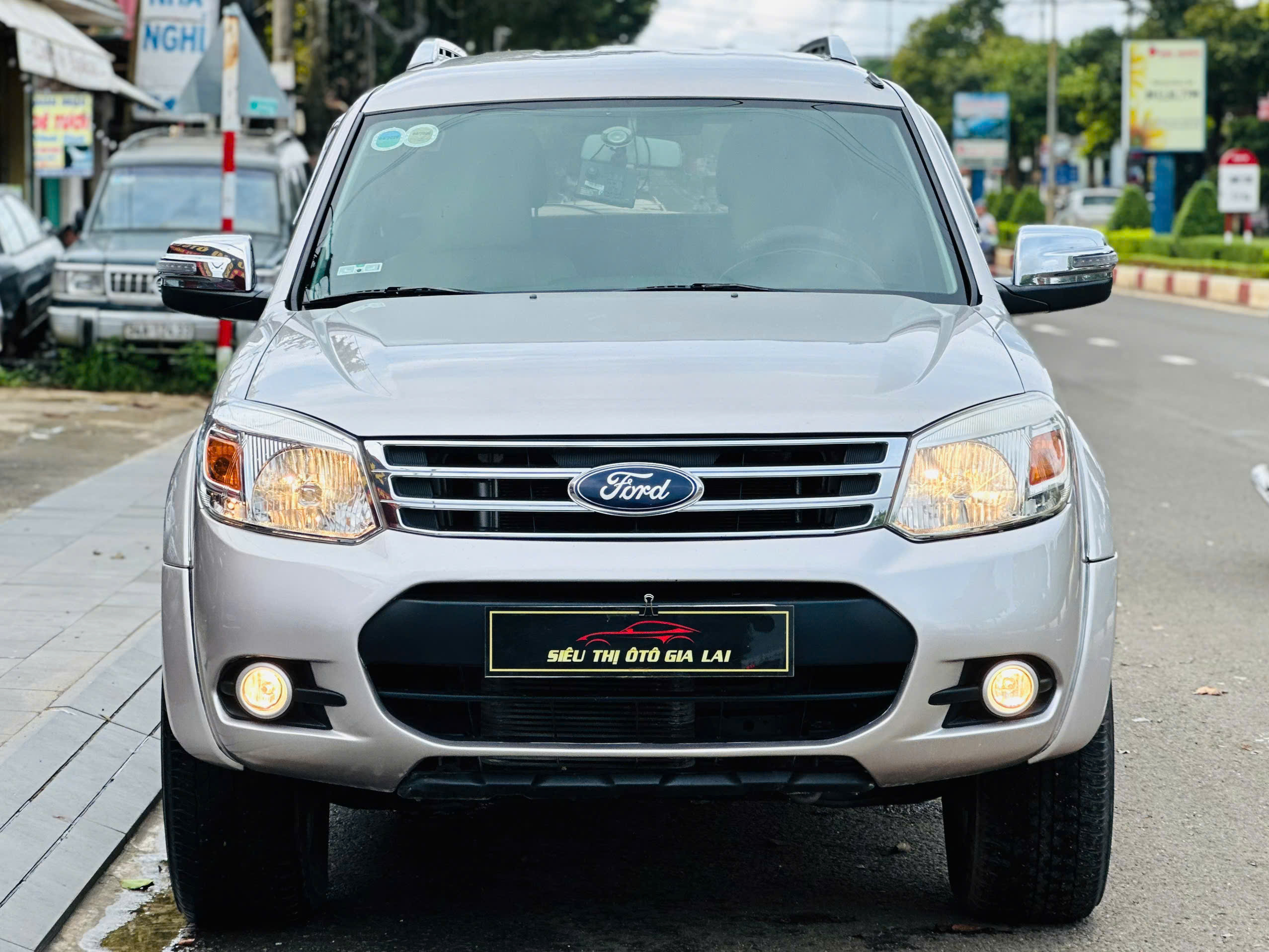 Ford Everest 2.5L 4x2 MT | sản xuất 2013 ODO 165.000 Km