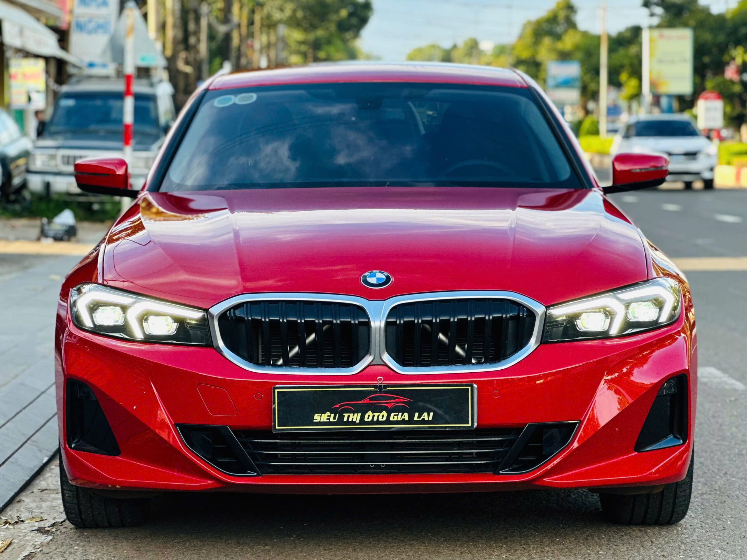 BMW 3 Series 320i Sport Line | sản xuất 2024 ODO 8.6000 Km