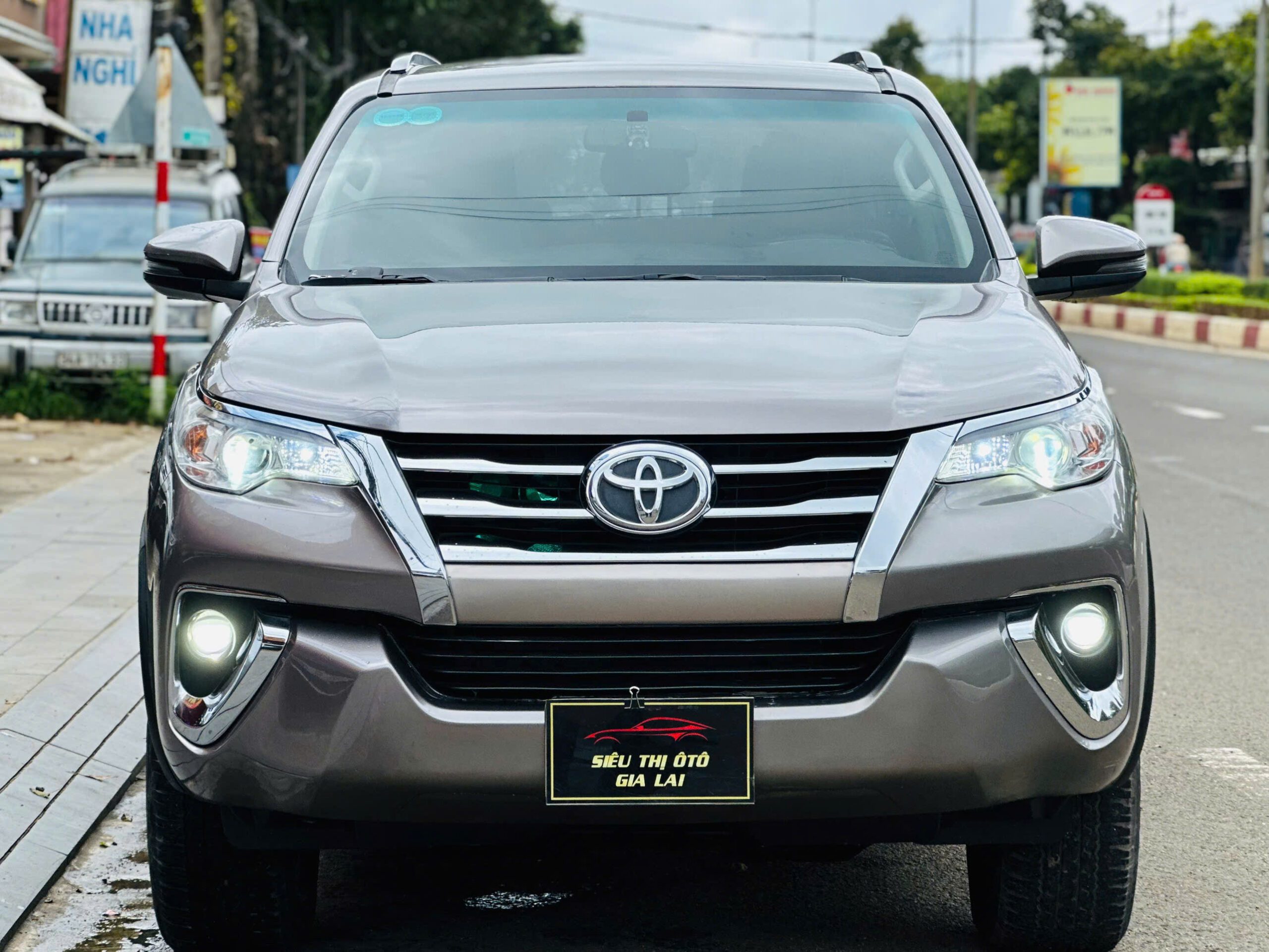 Toyota Fortuner 2.4G 4x2 AT | sản xuất 2019 ODO 104.000 Km